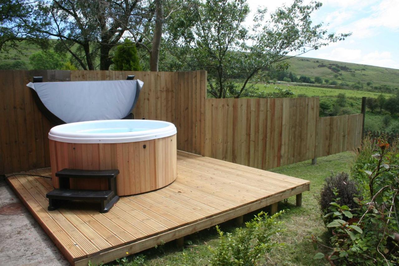 The Nook - Farm Park Stay With Hot Tub & Dome Swansea Exterior foto